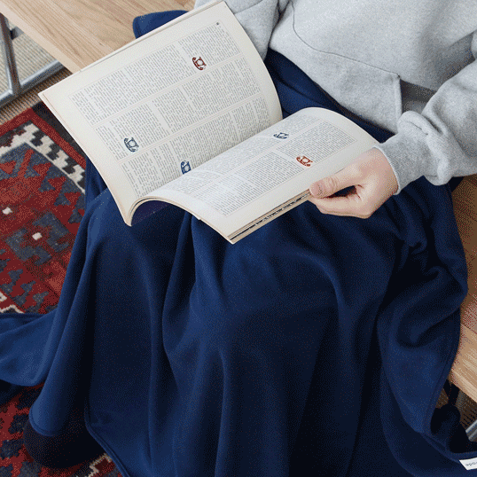 【楽天市場】航空業界でトレンドのリサイクルPETを使用したエコなブランケットBlanket PEY "Blue"ブランケットPEY "ブルー