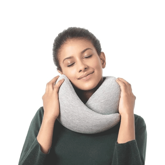 Ostrichpillow Go Neck Pillow Midnight Grey ネックピロー くつろぎ第四次元 気味合い好意をもって 午睡 睡眠時間 お休み 好いたらしい 万物の霊長応用科学に基づいた絵図面 首をしっかりと受け支える 頬までホールド 人並み外れたの兼ね合い感 パステル色の 通気性 伸び伸びする パウダーコンパクト 折りたたみ 車の民族大移動 貨物輸送無料 旅する
