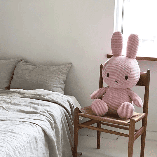 ■おもわず抱きしめたくなる特別なサイズ感■BON TON TOYSMiffy Corduroy 70cm（ライトピンク）70cmと特大サイズの本格的なぬいぐるみお誕生日や記念日のギフトサプライズプレゼント笑顔になれるプレゼントインテリア送料無料｜BRICBLOC-PLOT