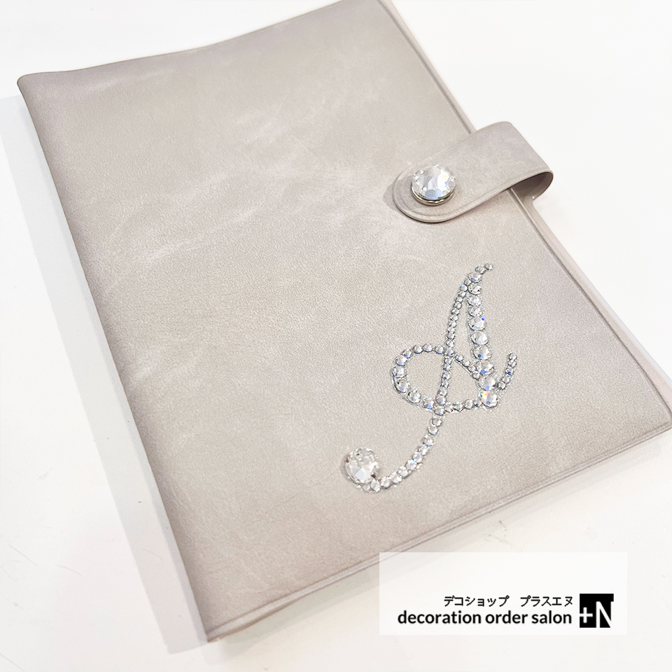 スワロフスキー　パスポードカバー！ 楽天市場】名入れ 2つ折り パスポートケース スワロフスキー付き