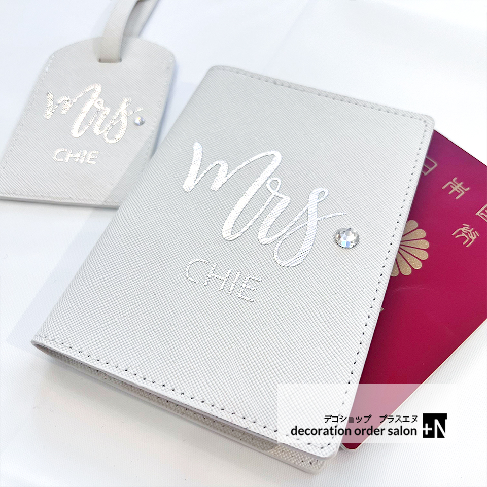 スワロフスキー　パスポードカバー！ スワロフスキー パスポートカバー - Etsy 日本