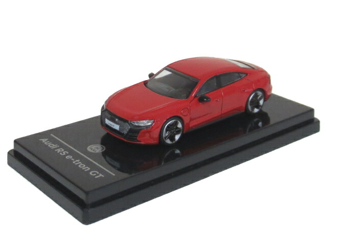 王一博　竹葉青応援ミニカー　1:24 アウディ正規品 王一博 竹葉青応援ミニカー 1:24 アウディ正規品 - メルカリ