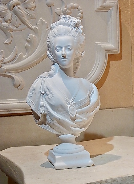 楽天市場】マリーアントワネット胸像 ミニ : プラスヴォーチェ