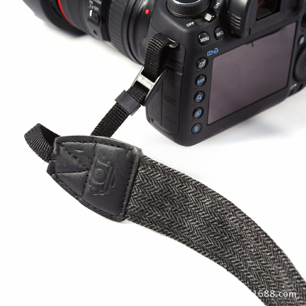 141円 売れ筋がひクリスマスプレゼント 送料無料 カメラストラップ ショルダーストラップ 肩掛け 斜め掛け ネックストラップ 紛失防止 落下防止 首かけ 一眼レフ ミラーレス デジカメ カメラ女子 シンプル おしゃれ 外出 お出掛け 散歩 野球観戦 旅行