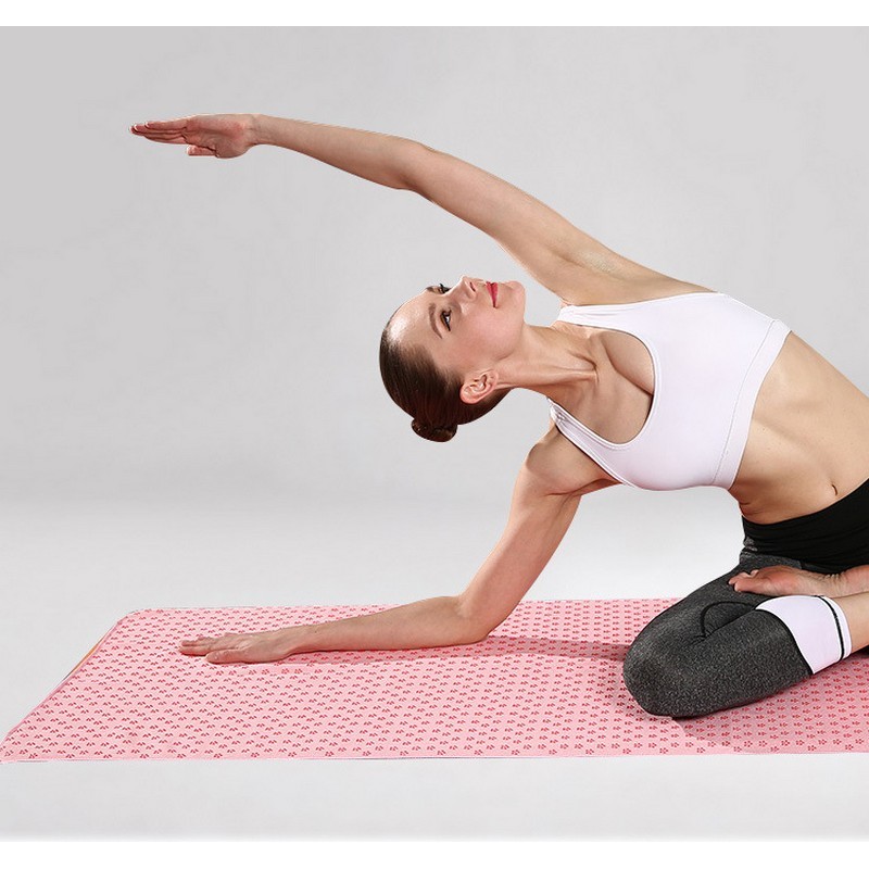 日本メーカー新品 送料無料 ヨガタオル ヨガマット ヨガラグ 滑り止め 花柄 スポーツタオル 吸水 ヨガグッズ 男女兼用 収納袋付き 持ち運び ポータブル 衛生的 清潔 ホットヨガ ピラティス エクササイズ フィットネス 運動 スポーツ ジム おしゃれ かわいい Sferavisia Hr