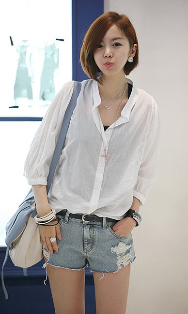 楽天市場 送料無料透け感がおしゃれな七分袖シャツ ブラウス トップス 白 黒 パンツ スニーカーでコーデ Plus Nao