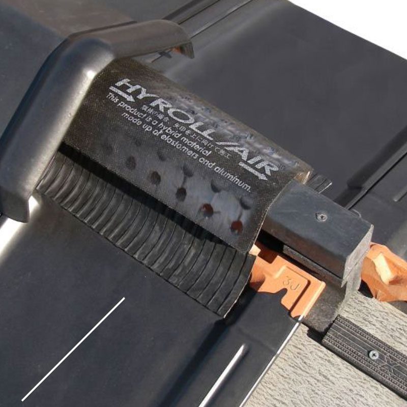 乾式面戸シート ハイロールエア 黒 波板瓦用 4巻入 220-380mm x 5m 棟重量の軽量化 HYROLLAIR 馬場商店 共B 代引不可
