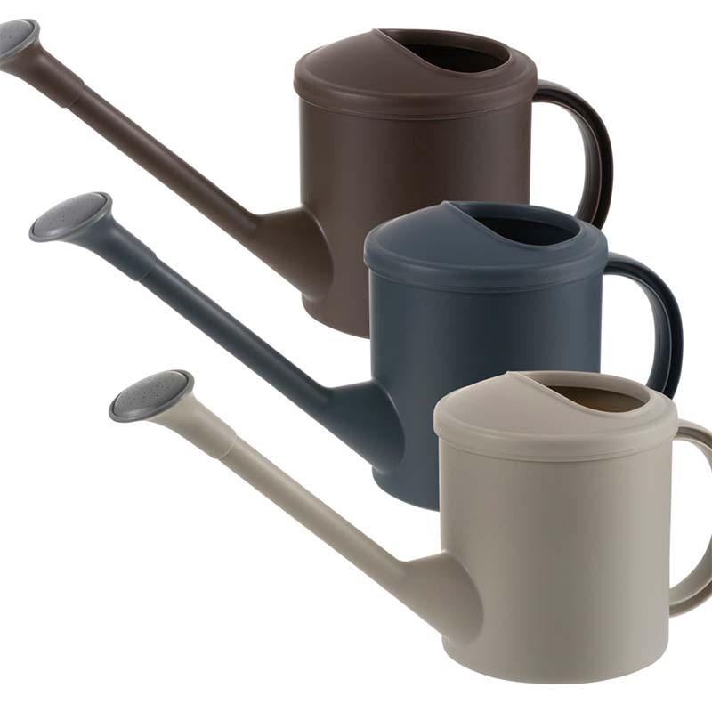 ショーゴ商品です。 農業用肩掛けジョオロ 8L - 大澤ワックス株式会社大澤ワックス株式会社