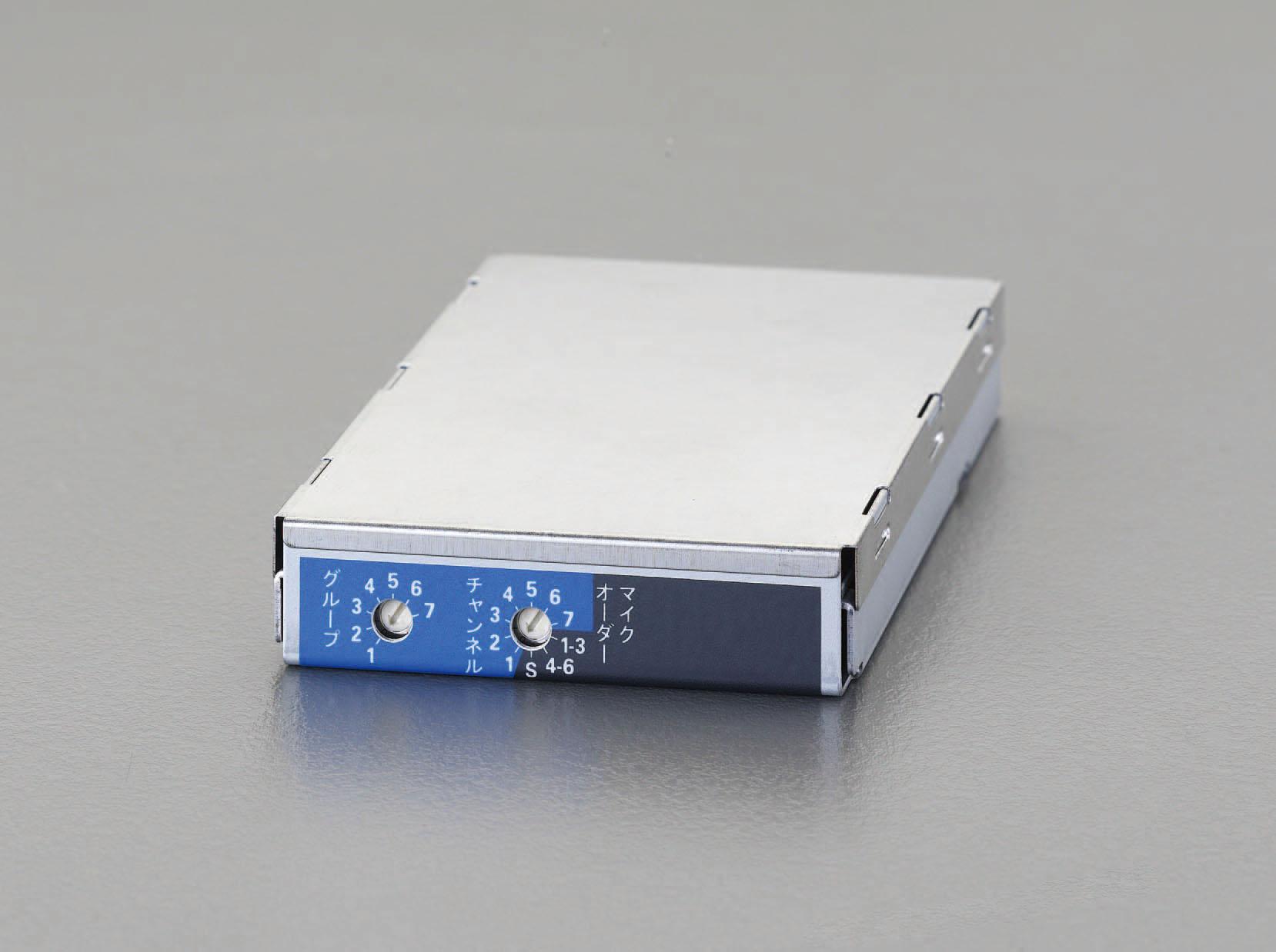 無線電話アンプリファイアー用ラジオ受信機社会的単位(800MHz帯)  63(W)×113(D)×16(H)粍 (繋ぎ合わせる部除く)