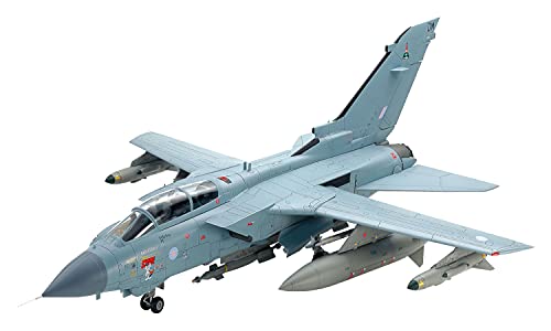 タミヤ 1/32 規模人並み外れた計画すること イタレリシリーズ 連合王国軍 トーネード GR.4 (飛行士あやつり人形付) プラモデル 25425 25425-000 手あそび