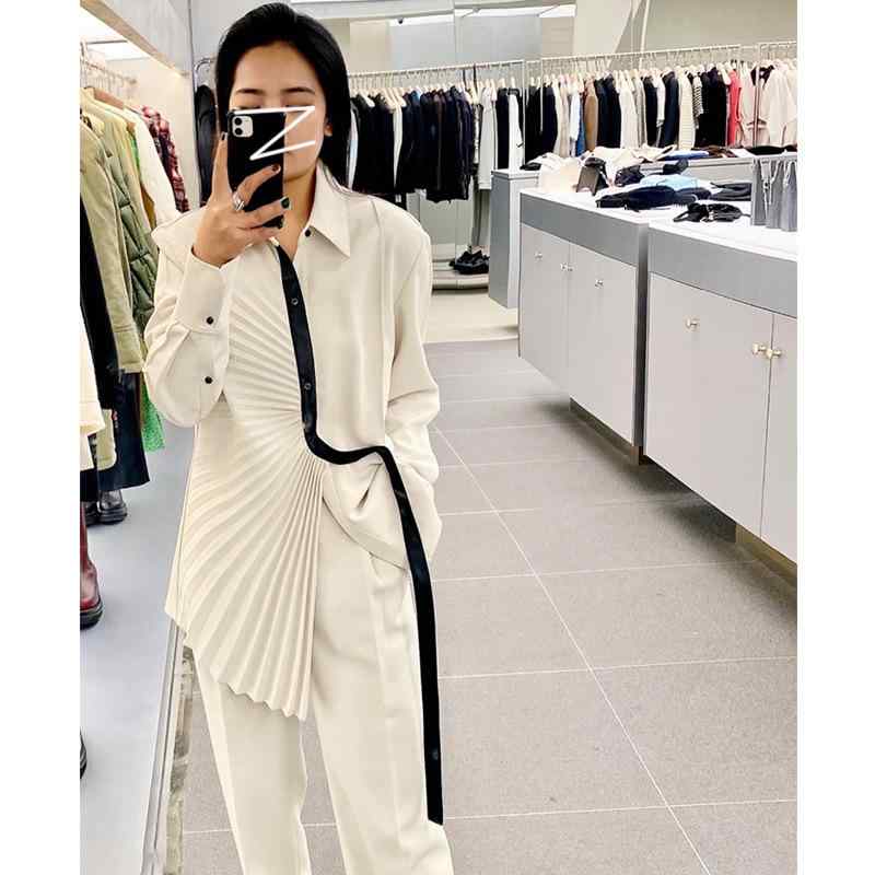 プルオーバー トップス 杏色 長袖 POLO領 対称性扇形 筋目 広広とした ゆったり 単排名取り草 単色 ポリエステル 私服刑事 韓国風 年月 オール時節 軽さ 伸縮性 心地よい 普段使い走り 通い
