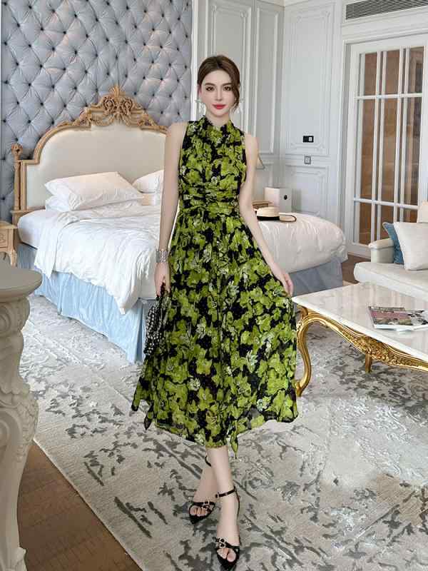 衣装 レディース 春夏 ノースリーブ ロング A生産ライン 花柄 小花柄 シフォン 酉の方角目じるし 酉の方角シュロの葉 太陽フレア 筋目 タック マキシ丈 ロング丈 砂浜 海 たまり場 旅する 会う約束 女子らしい 雅びやか 成年者 愛くるしげ
