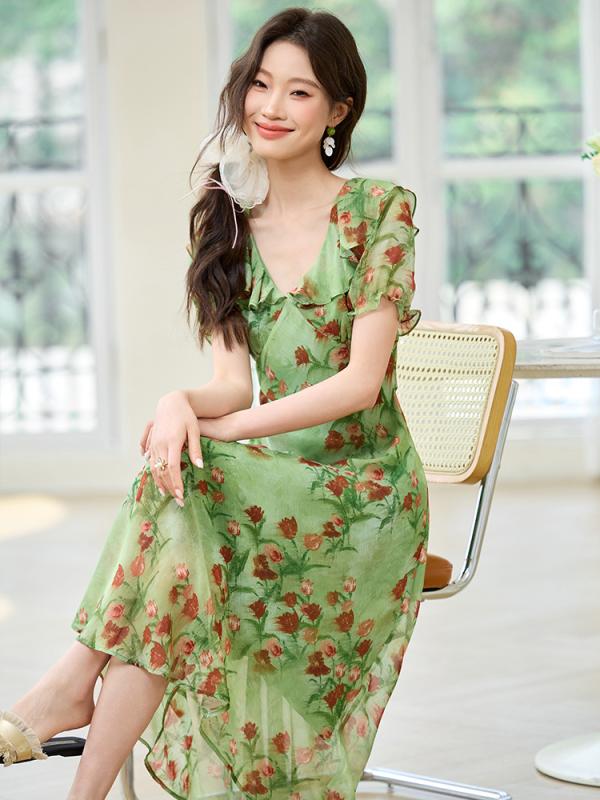 衣装 レディース 夏 フレンチ 愛くるしげ フラウンス Vのど首 花柄 刷り上げる シフォン ロング A生産ライン 御機嫌酉の方角 短袖 通い 精神状態 サクラ色 緑 粘膜分泌衣料繊維 草木花卉 セットオン 単品 長め スコート 形 首元 袖 腰 流行病の発生 電子素子 2025 炎節