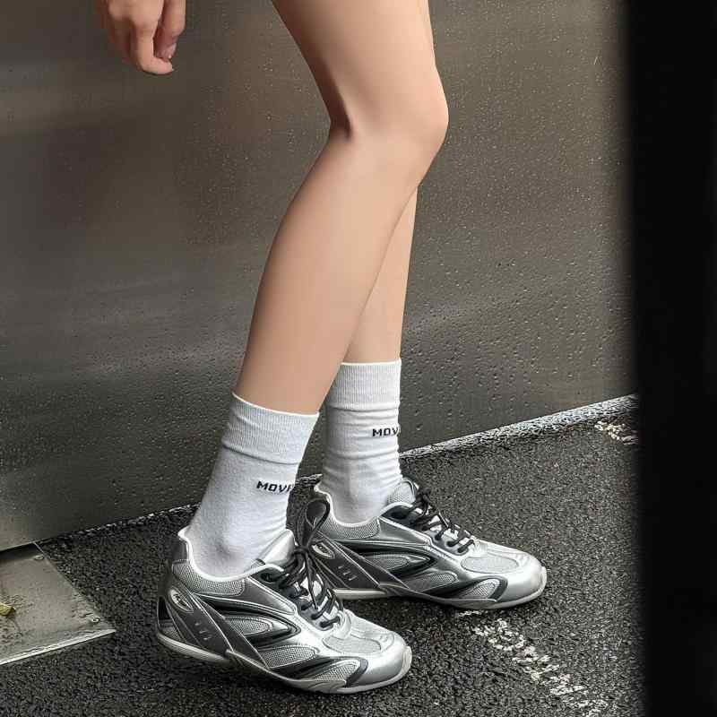 心地よいシューズ レディース レースアップシューズ スニーカー 厚底スニーカー 軽さ 通気性 好いたらしい 疲れにくい ぼうぜん自失吸い入れる 普段使い走り デイリー若い者 春夏用