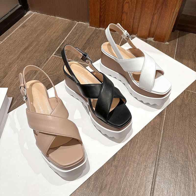 サンダル レディース 厚底 夏 冷やりとした 好いたらしい 心地よい 方頭 交叉? 8糎 5糎 黒いこと 白いこと 杏色
