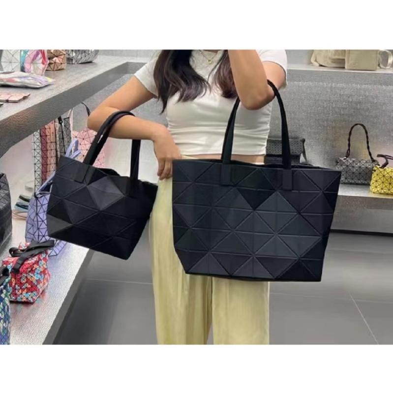 周遊御徒面子 レディース 周遊御徒面子 鞄 旅する鞄 手提げ御徒面子 周遊 ボストンバッグ 撥水産業 軽さ 透かし彫り柄 都市風 心地よい 分かりやすい 縦長青写真 2023年春物