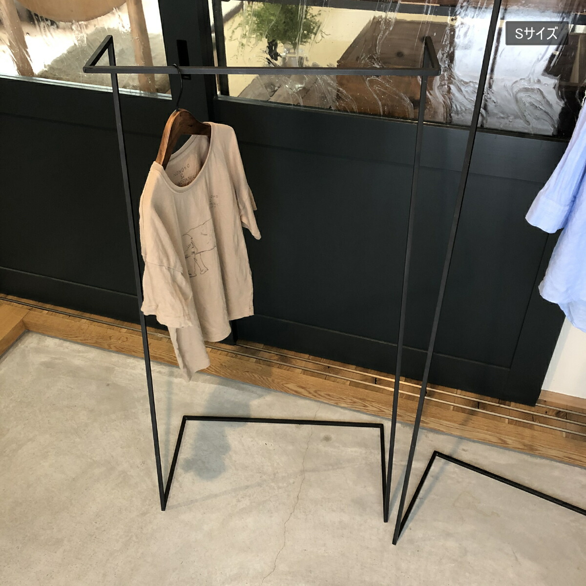 楽天市場 アイアン ハンガーラック おしゃれ スリム シンプル Z Type 完成品 省スペース 無垢 鉄製 ハンガーバー アンティーク インダストリアル コートハンガー 個人宅 新築 プレゼント 店舗什器 ショップ什器 店舗用什器 4サイズ展開 サイズオーダー可能 Popo