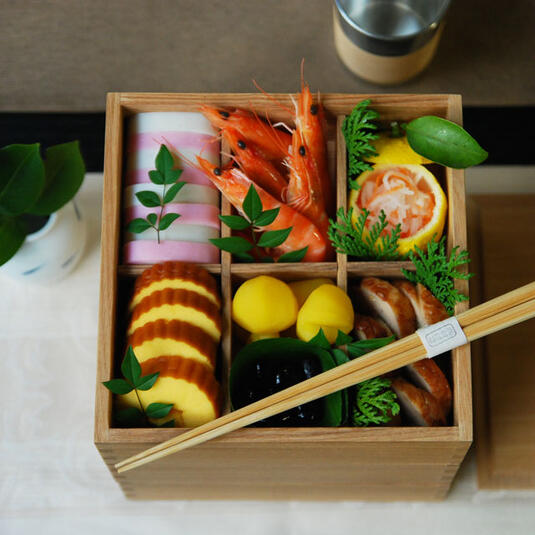 【松屋塗師細工店×POST DETAIL】6.0三段重箱 自然的  【四分子切り六つ切り玖切り三種分け取り付き添い人】【貨物輸送無料】一皿分の料理が映える木材重箱 松屋塗師細工 木材重箱 W18.2×D18.2×H17.0 一方ならず口径W16.8×D16.8×H4.5 静電容量1280竓