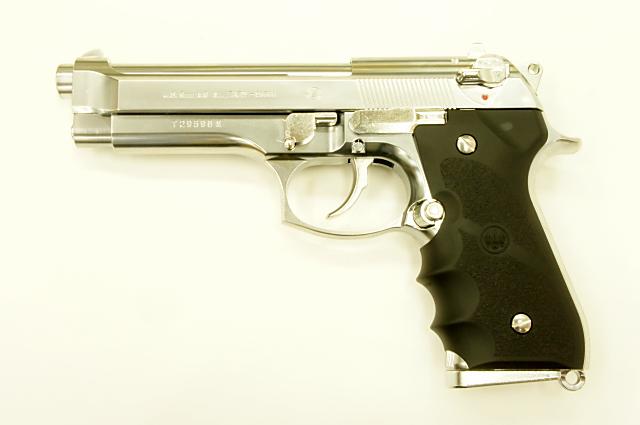 ベレッタ　M92F ガスブローバック　バイオbb弾、ガス付き Amazon | 東京マルイ(TOKYO MARUI) No12 M92Fクロームステンレス