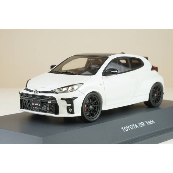 シュコー 1/43 トヨタ GR ヤリス 左ハンドル仕様 ホワイト 2020 完成品ミニカー 450927000