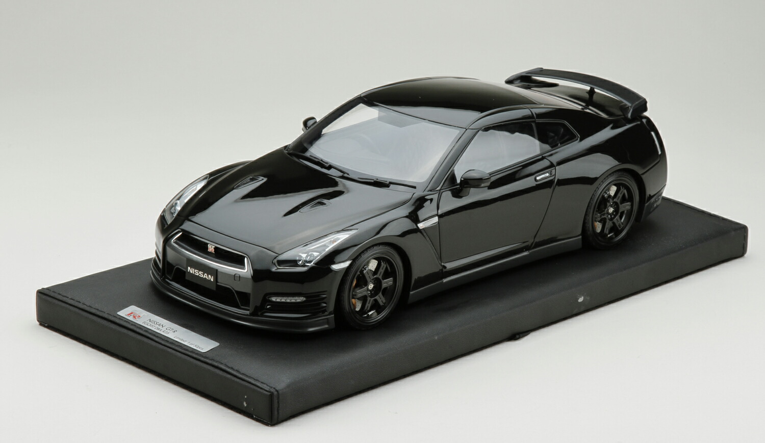 楽天市場 Mark 1 18 ニッサン Gt R R35 エゴイスト メテオブラックパール 完成品ミニカー Pm1803bk ポストホビーミニカーショップ