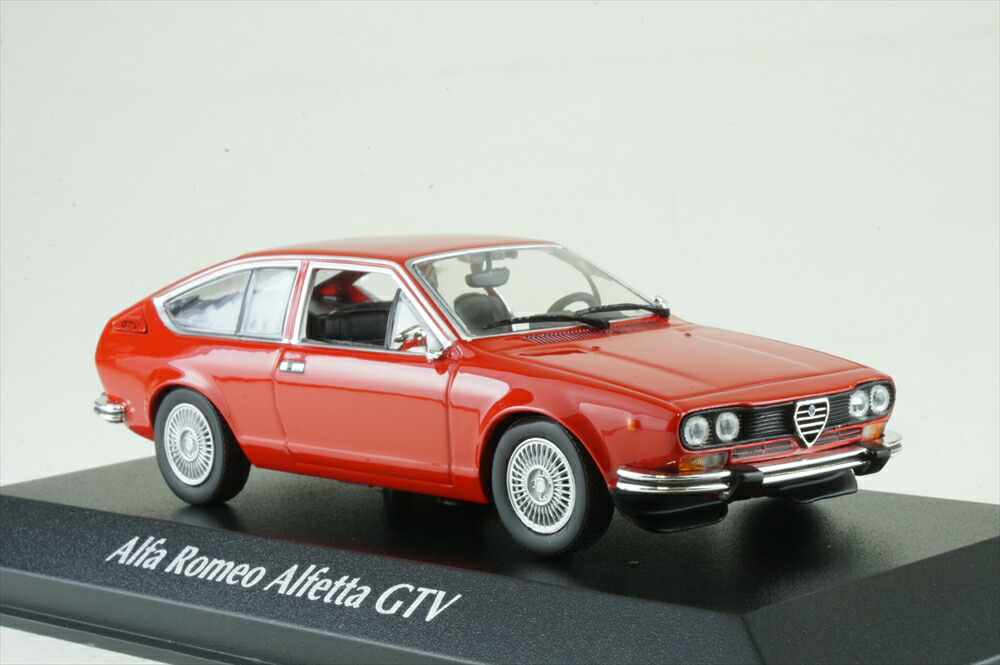 ちーず2点ミニチャンプス 1/43 アルファロメオ / レッドブル ちーず2点ミニチャンプス 1/43 アルファロメオ / レッドブル