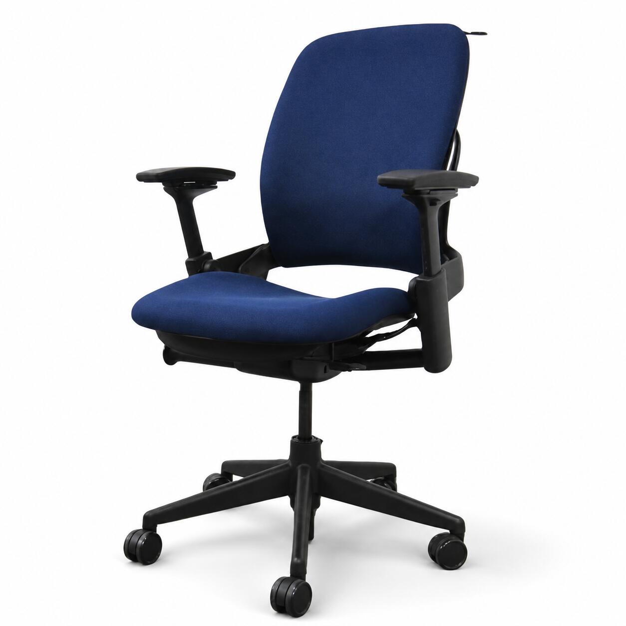 【中古】リープチェアV2 スチールケース USモデル 肘パッド新品 可動肘 ハンガー付 中古オフィス家具 R5097｜中古オフィス家具のパワーオフィス