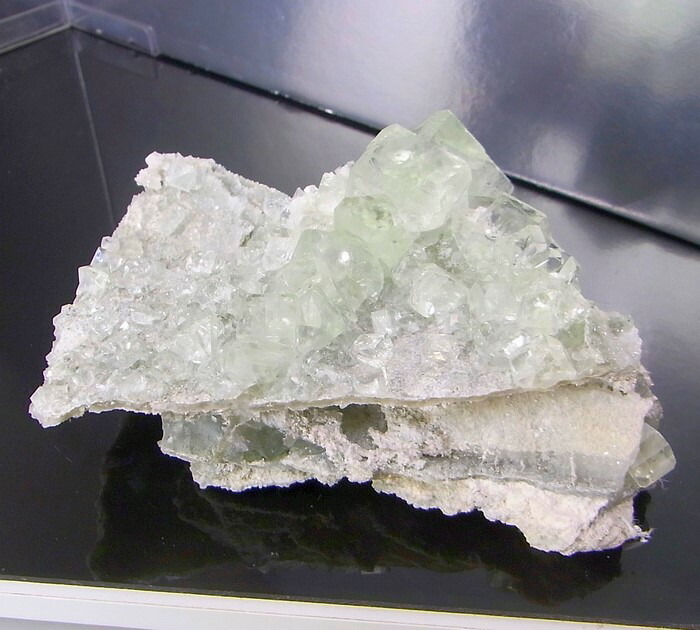 グリーンフローライト 原石｜蛍石 Fluorite グリーンフローライト 緑 フローライト【クラスター 八面体 原石 stone 鉱物 石 ポイント Cluster】メンズ Men's レディース Ladies パワーストーン グリーンフローライト【ポイント割引商品】 21,805円