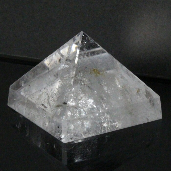 楽天市場】天然石 クリスタル 水晶 ピラミッド型 置き石(30mm) 置き石