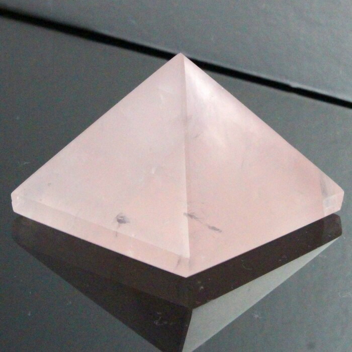 ローズクォーツ ピラミッド｜紅水晶 Rose Quartz ピンク ローズクォーツ 置物 原石 Pyramid インテリア 浄化 ピラミッド クラスター 石｜パワーストーン ピラミッド 天然石 海外直輸入価格 ローズクォーツ