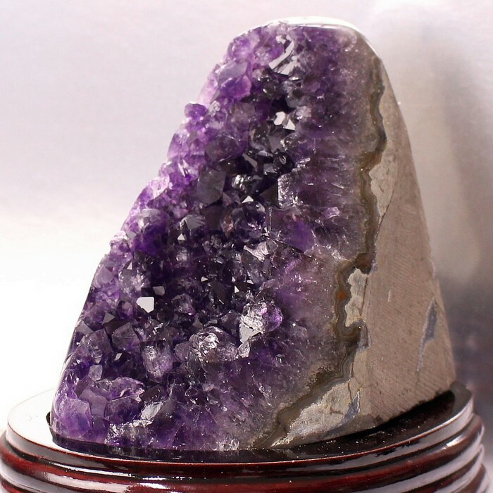 高品質　アメジスト　大きめ雫　ドロップ　スタンド付き 高品質 アメジスト 大きめ雫 ドロップ スタンド付き