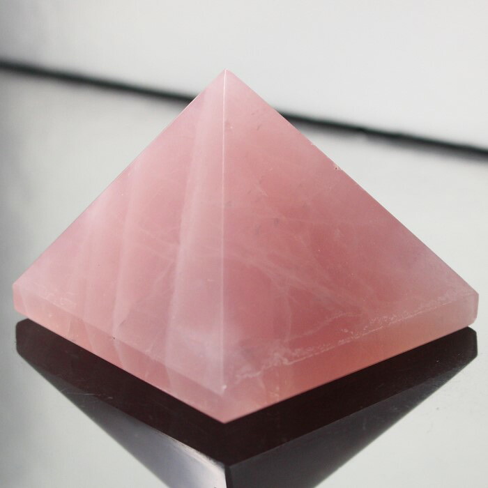 ローズクォーツ ピラミッド 紅水晶 ピンク Rose Quartz ローズクォーツ 原石 Pyramid クラスター インテリア 浄化 ピラミッド 石 置物 ローズクォーツピラミッド パワーストーン 原石 人気 おすすめ 天然石 海外直輸入価格 ローズクォーツ｜パワーストーン 天然石 LuLu House