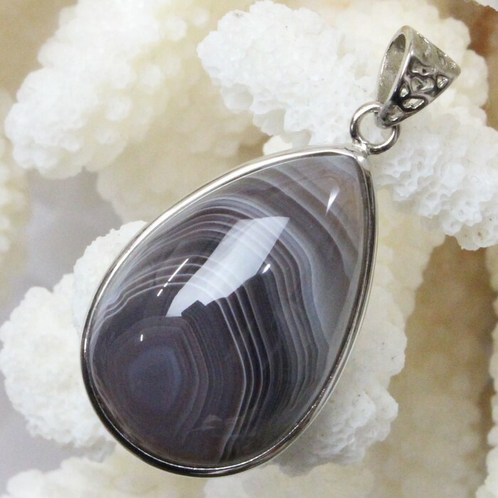 【限定 一点物】瑪瑙 ペンダント アゲート メノウ agate 瑪瑙 ペンダントトップ ネックレス ぺんだんと Pendant 瑪瑙ペンダント パワーストーン ネックレス 人気 おすすめ 天然石 海外直輸入価格 瑪瑙