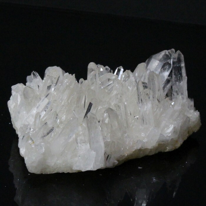 天然水晶クラスター 4.6kg(ロッククリスタル) インテリアストーン 置物 楽天市場】【ポイント20倍】 天然 水晶 クラスター 4.6kg(ロック