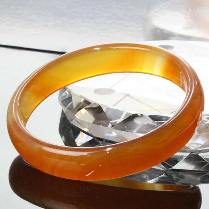 楽天市場】□龍香堂□☆白系瑪瑙（メノウ）バングル56mm（v75