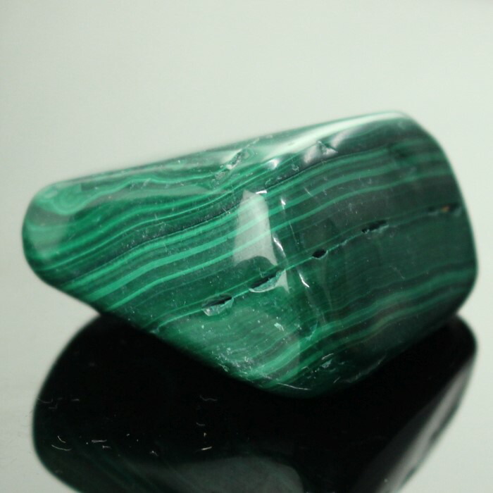 楽天市場】マラカイト 石 タンブル Malachite 孔雀石 マラカイト 原石