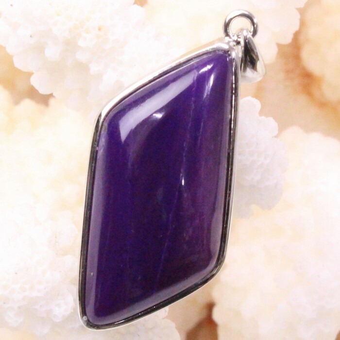 楽天市場】【高品質南アフリカ産AAAグレード】スギライト ペンダント