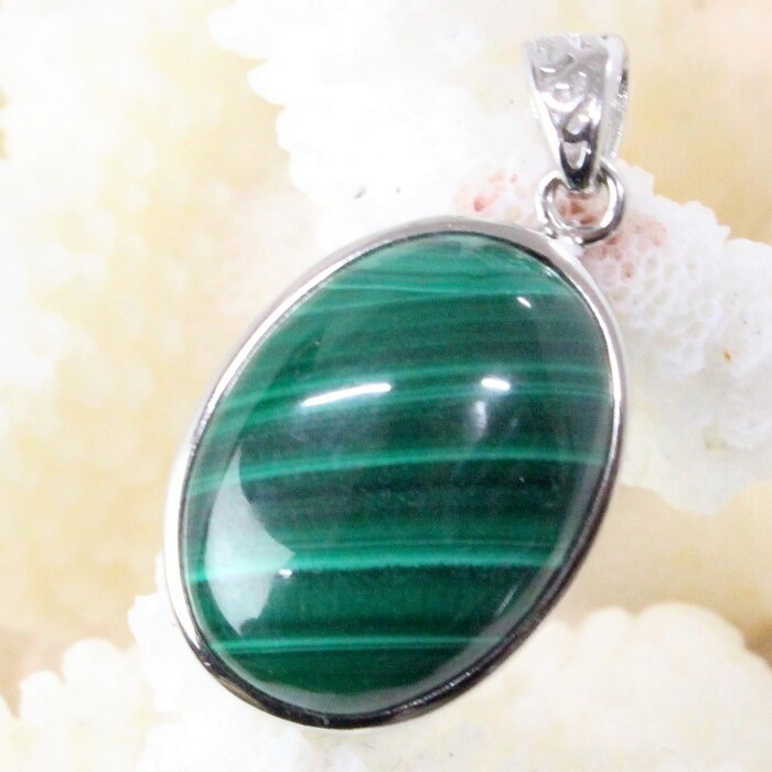 【レア 1点物】マラカイト ペンダント 孔雀石 Malachite マラカイト ネックレス ペンダントトップ Pendant マラカイトペンダント パワーストーン ペンダント 天然石 メンズ レディース 人気 マラカイト
