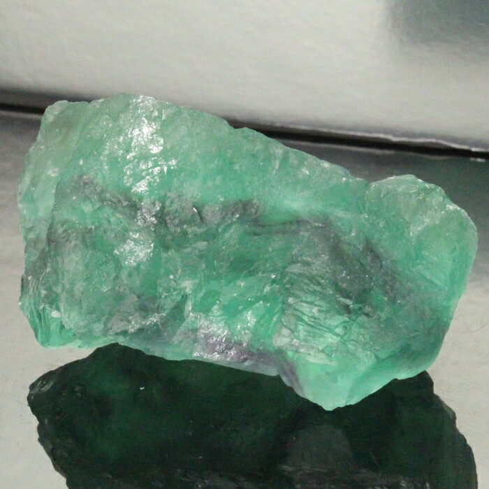 T1017最終特価★パープルグリーンフローライトキューブ結晶原石クラスター➕台座 グリーンフローライト【蛍石】ピラミッド△天然石