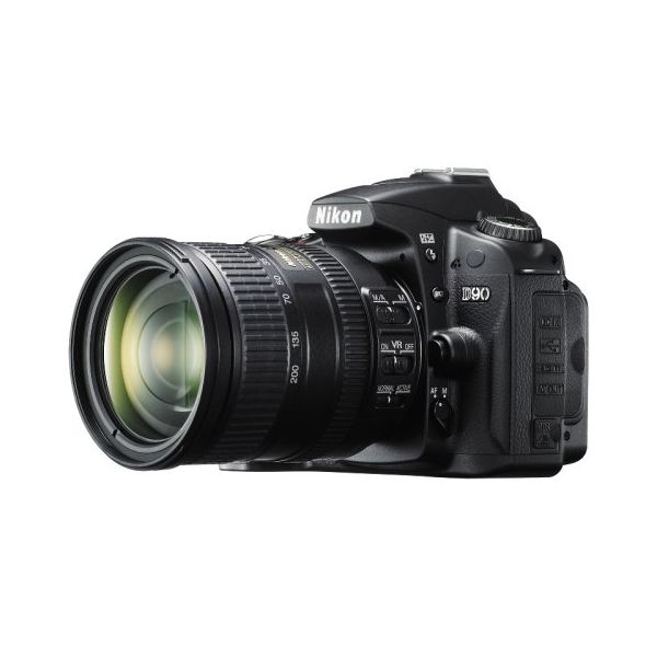 全国総量無料で Nikon D90 AF-S DX VR 18-200mm G レンズキット