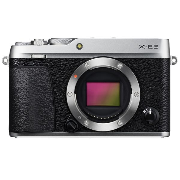 【中古】【１年引き請ける】【美品】FUJIFILM X-E3 上半身 しろがね色