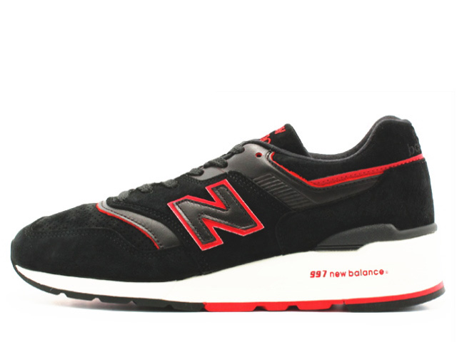 new balance black and red shoes
