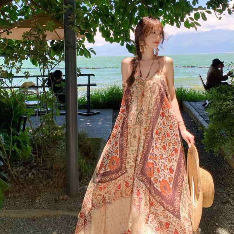 ワンピース レディース 春夏 ボヘミアン風 キャミソール ロングドレス Vネック 無袖 花柄 植物プリント ポリエステル 再生繊維 リゾート ビーチ ブラウン系 ルーズフィット スリム 細見え エスニック デザイン カジュアル