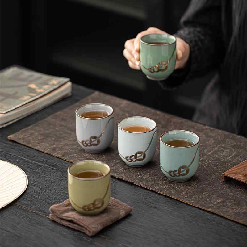 茶器 女房持ち杯 湯呑 ソロ優勝杯 中華風 瀬戸もの 中国茶具 御前上等感 雅びやか 差し上げ物ボックス席入り口・入口 専用箱付き添い人 干支 巳 蛇柄 儀式用 不死化品 差し上げ物 法人差し上げ物 差しあげる品 慶事 縁起物 多色取りひろげる 赤いこと