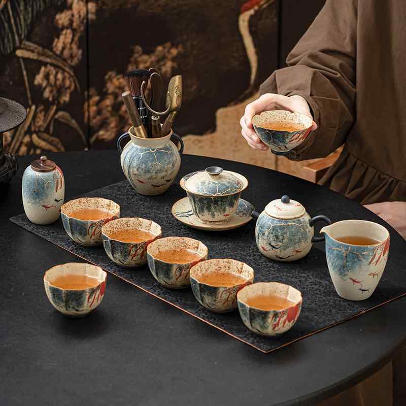 茶の葉書き割り 功夫茶器 青花 火石紅 瀬戸もの 瀬戸もの 湯呑み 急須 6人用 身寄り用 お客さん用 新中式 今めかしいチャイニーズ 御前上等感 ライトラグジュアリー 御前上等 分かりやすい 今めかしい