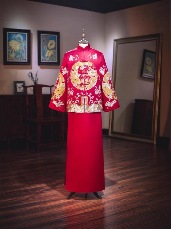 花むこ メンズ 成人男性用 中国言い慣わし御召しもの 秀禾服 龍鳳褂 華燭の典御召しもの 盤金刺しゅう ジャカード織り柄 レトロ 古典派音楽 中華風 華燭の典 交歓会 華燭の典寄り合い フォーマル 礼服 ポリエステル 赤 三鞭酒ゴールド 御前上等感 晴れ晴れしい