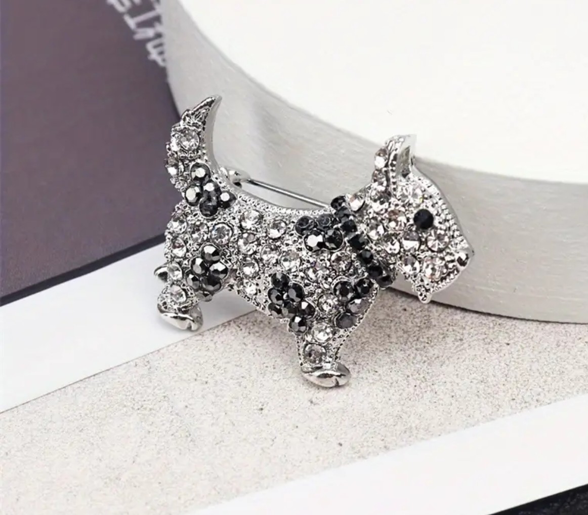 スワロフスキー☆ブローチ☆犬　DOG☆本当に可愛いです☆ダルメシアン スワロフスキー☆ブローチ☆犬 DOG☆本当に可愛いです☆ダルメシアン