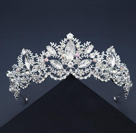 マーキス形ラインストーンが輝く花冠のティアラ ゴールド ヘッドドレス 髪飾り ウェディング 結婚式 女の子 アクセサリー ティアラ