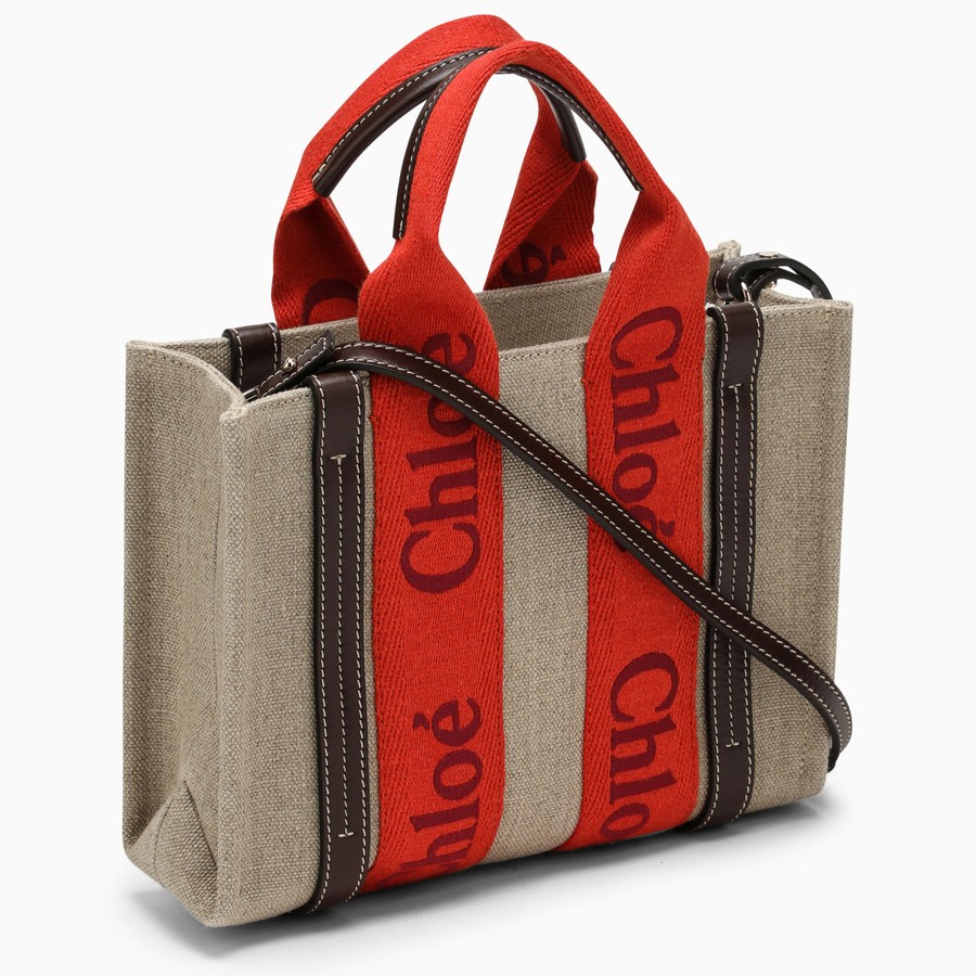 トートバッグ CHLOE SMALL WOODY TOTE BAG CHC23US397K37\t9HE\t\tORANGE Chloé Small Woody Tote Bag In Natural Fibers in Blushy beige