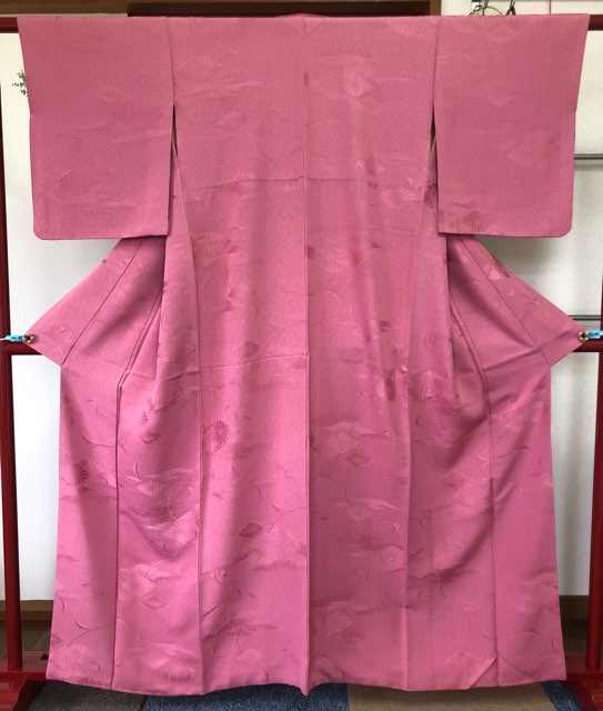 【中古品】ローズ色無地　地紋起こし